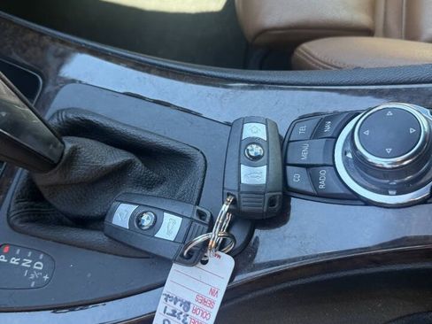 Used 2009 BMW 335i Convertible RWD image 12