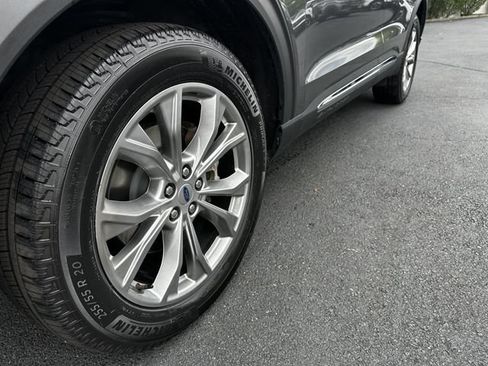 Certified 2022 Ford Explorer XLT w/ Equipment Group 202A AWD/4WD image 12