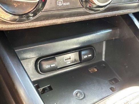 Used 2023 Kia Soul LX w/ LX Technology Package image 32