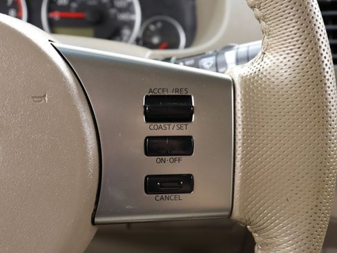 Used 2011 Nissan Frontier SL image 55