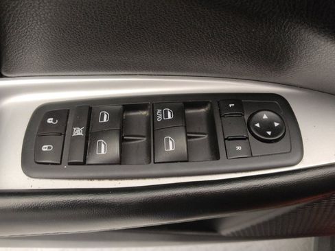 Used 2019 Dodge Journey SE w/ Blacktop Package image 27