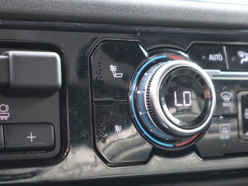 Used 2025 GMC Sierra 1500 SLT image 36