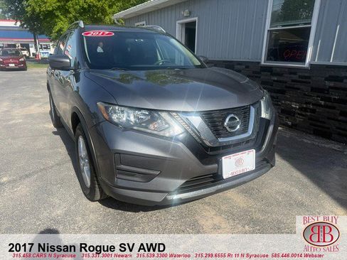 Used 2017 Nissan Rogue SV AWD/4WD image 1