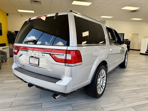 Used 2017 Lincoln Navigator L Reserve image 6