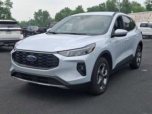 Certified 2025 Ford Escape ST-Line Select AWD/4WD image 5
