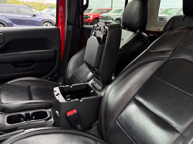 Used 2021 Jeep Wrangler Unlimited Sahara w/ Uconnect 4C Nav & Sound Group AWD/4WD image 34