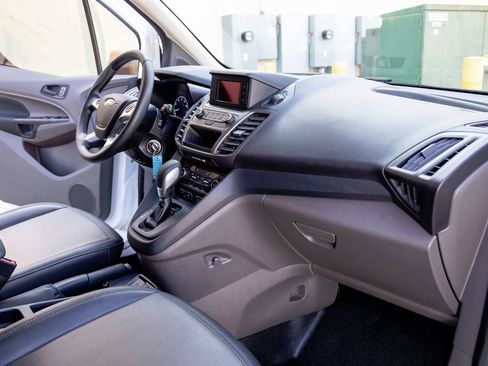 Used 2022 Ford Transit Connect XL image 14