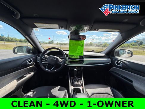 Used 2024 Jeep Compass Latitude AWD/4WD image 6