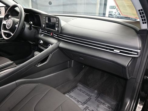 Used 2023 Hyundai Elantra SEL image 45