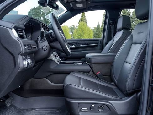 Used 2024 GMC Yukon XL Denali AWD/4WD image 6