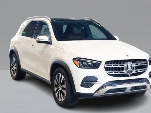 Used 2024 Mercedes-Benz GLE 350 4MATIC w/ Driver Assistance Package image 3