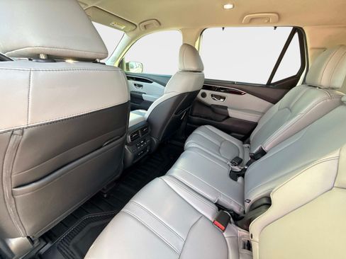 Used 2025 Honda Pilot EX-L image 20