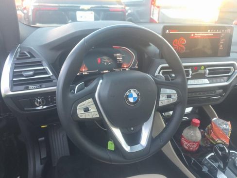 Used 2025 BMW X4 xDrive30i image 6