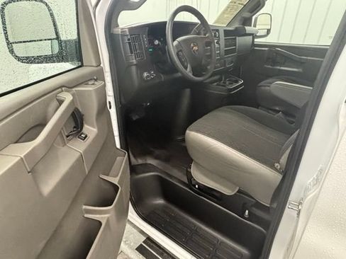 Used 2024 Chevrolet Express 2500 w/ Driver Convenience Package RWD image 10