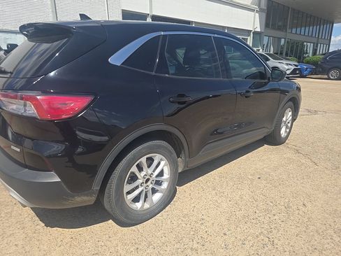 Used 2020 Ford Escape SE FWD image 4