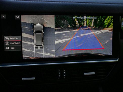 Used 2021 Porsche Cayenne Turbo S image 25