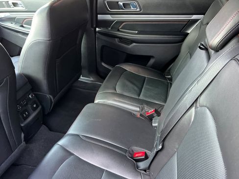 Used 2018 Ford Explorer Sport w/ Equipment Group 401A image 5