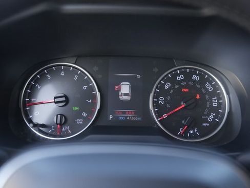 Used 2020 Toyota RAV4 XLE Premium image 25