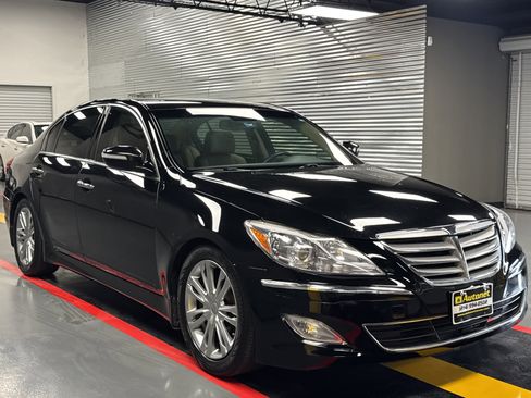 Used 2014 Hyundai Genesis 3.8 image 7