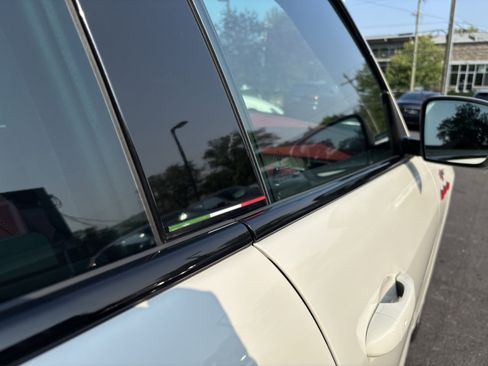 Used 2023 Maserati Levante Trofeo image 13