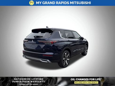 New 2026 Mitsubishi Outlander SE AWD/4WD image 3
