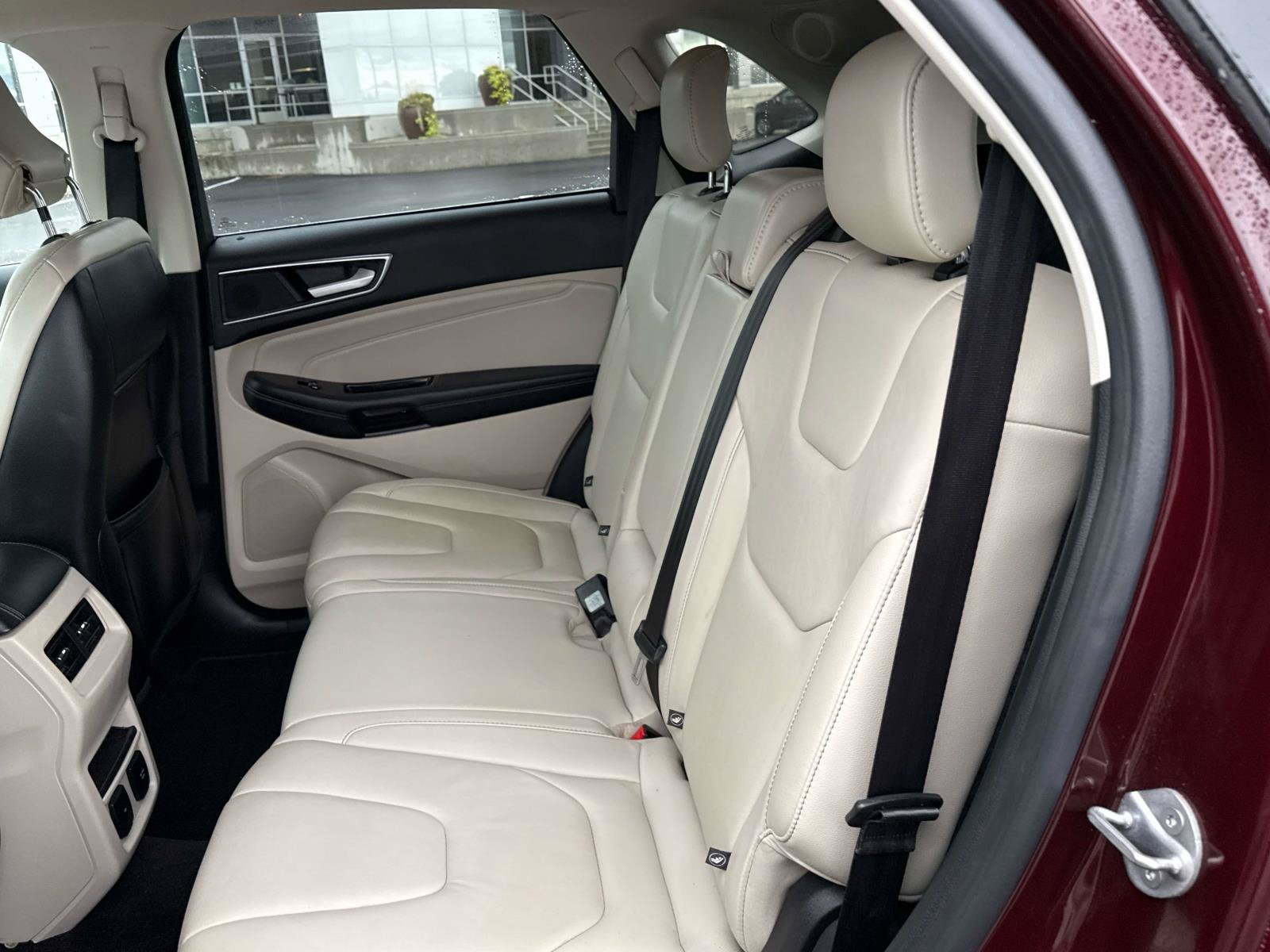 Used 2018 Ford Edge Titanium w/ Technology Package AWD/4WD image 14