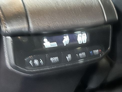 Used 2022 Toyota Highlander XSE FWD image 32