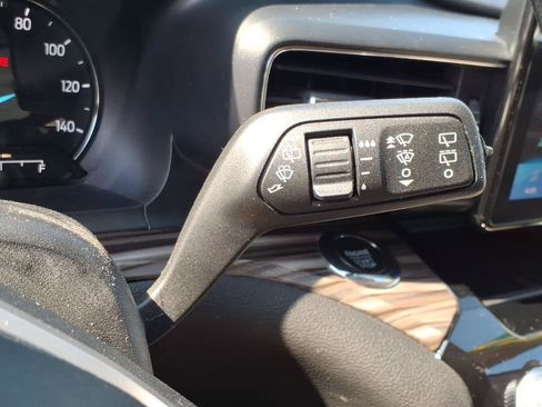 Used 2022 Ford Explorer Limited w/ Equipment Group 301A AWD/4WD image 34