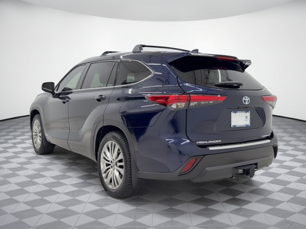 Used 2022 Toyota Highlander Platinum AWD/4WD image 3