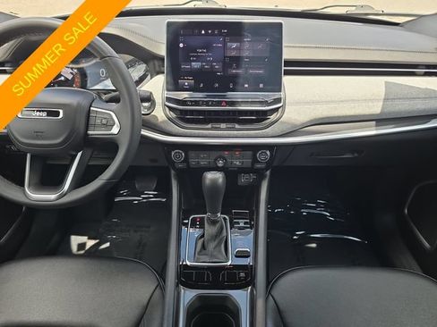 Certified 2024 Jeep Compass Latitude AWD/4WD image 11