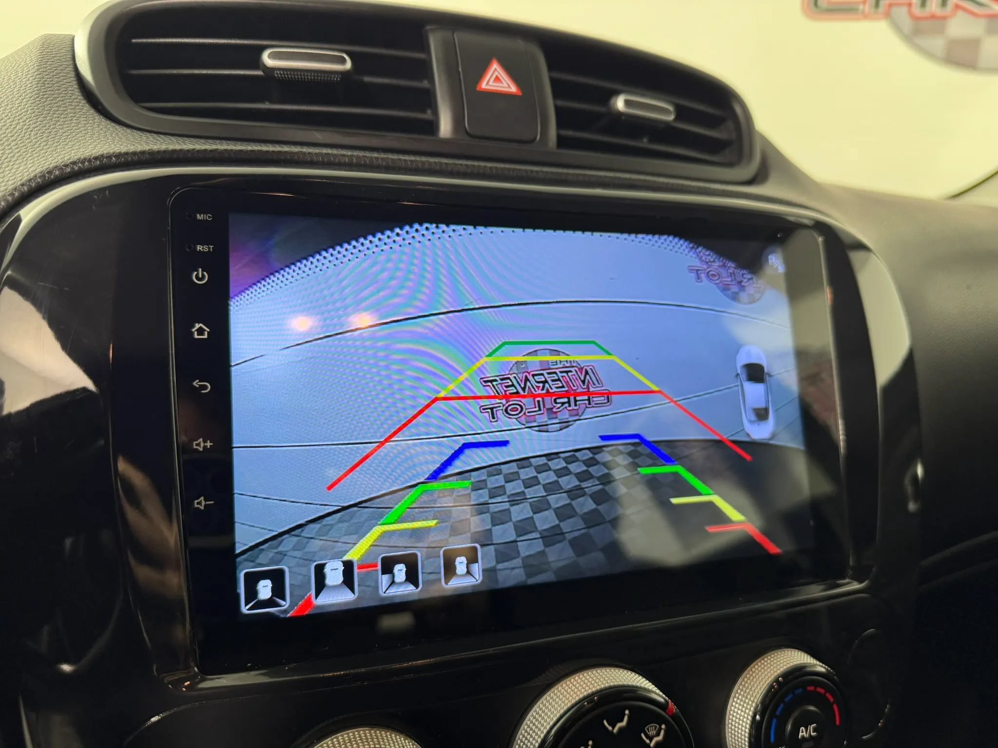 Used 2016 Kia Soul + FWD image 17