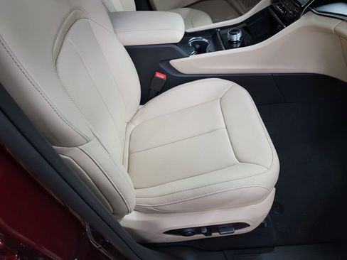 New 2025 Jeep Grand Cherokee Limited w/ Luxury Tech Group II RWD image 11