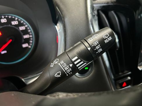 Used 2023 Chevrolet Traverse RS FWD image 42