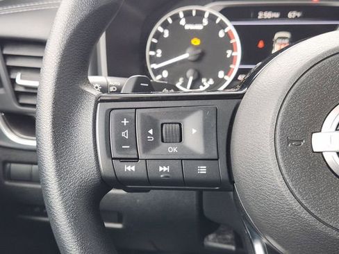 Used 2023 Nissan Rogue SV AWD/4WD image 22