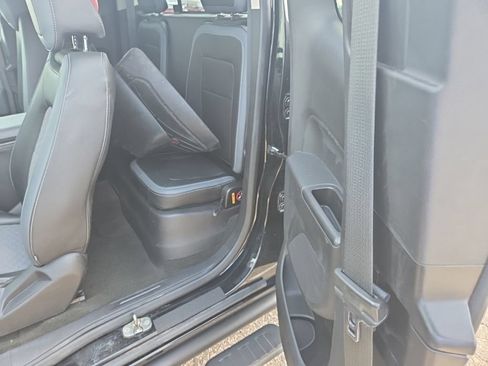Used 2016 Chevrolet Colorado Z71 AWD/4WD image 14