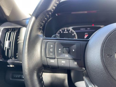 Used 2022 Nissan Pathfinder SV AWD/4WD image 25