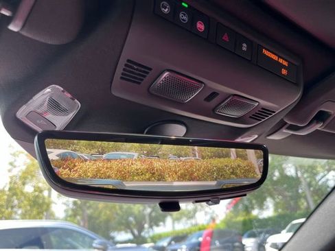 Used 2020 Chevrolet Corvette Stingray Preferred Cpe w/ 2LT Preferred Equipment Group RWD image 17