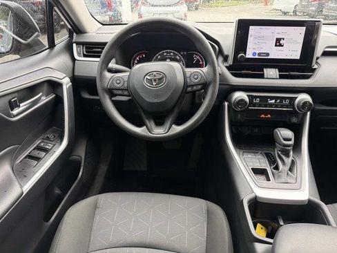 Used 2025 Toyota RAV4 XLE AWD/4WD image 23
