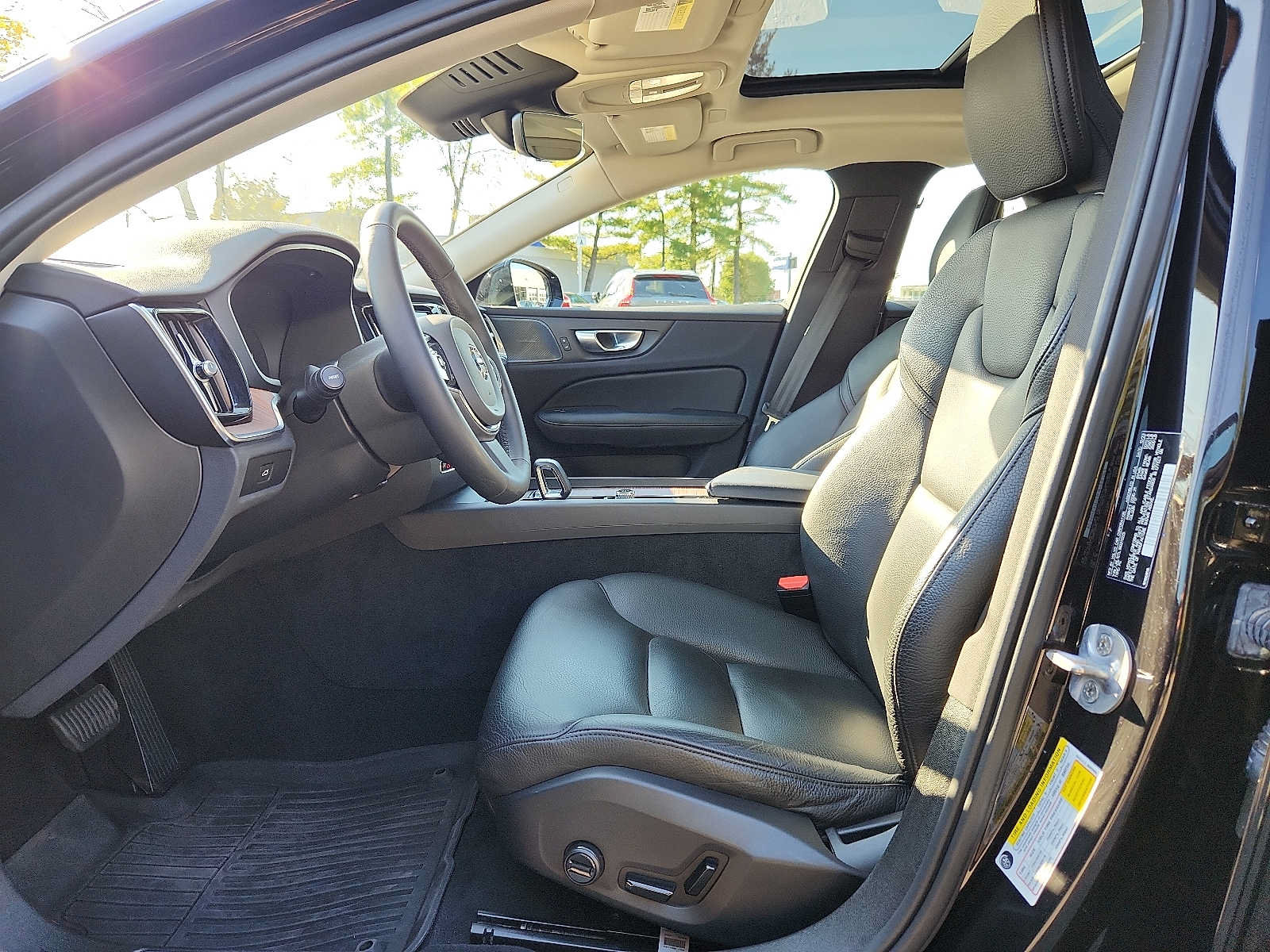 Certified 2024 Volvo S60 B5 Plus w/ Climate Package AWD/4WD image 13