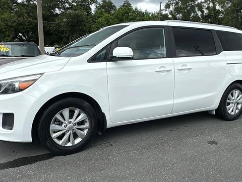 Used 2016 Kia Sedona LX w/ LX Convenience Package FWD image 13