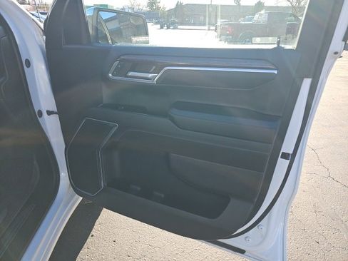 Used 2024 GMC Sierra 1500 SLE image 16