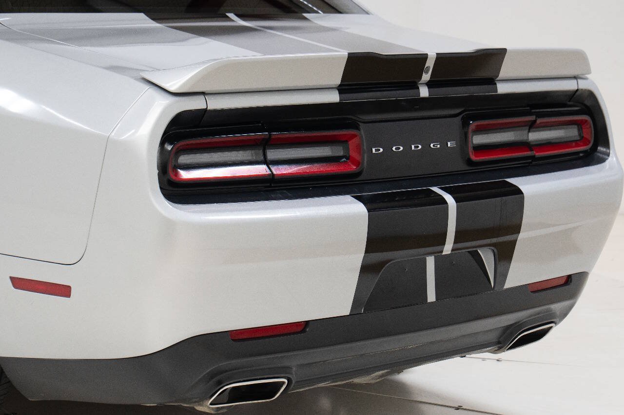 Used 2021 Dodge Challenger SXT RWD image 13