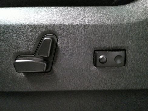 Used 2016 Dodge Grand Caravan SXT w/ Rear Park Assist Package image 14