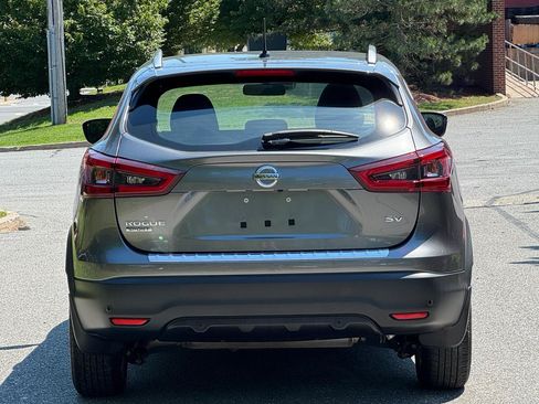 Used 2022 Nissan Rogue Sport SV FWD image 5