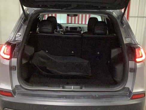 Used 2019 Jeep Cherokee Trailhawk image 6