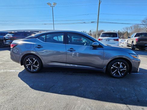 Used 2024 Nissan Sentra SV image 6