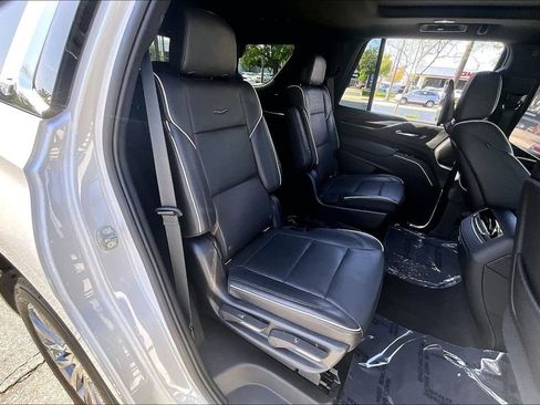 Used 2021 Cadillac Escalade Premium Luxury RWD image 18