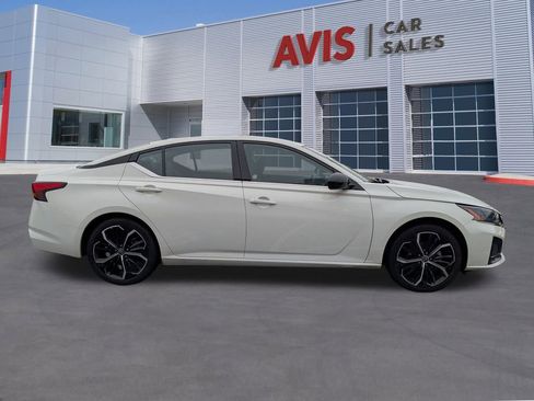 Used 2025 Nissan Altima 2.5 SR image 7