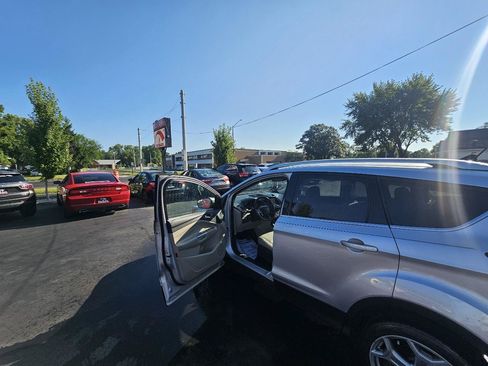 Used 2019 Ford Escape Titanium AWD/4WD image 18