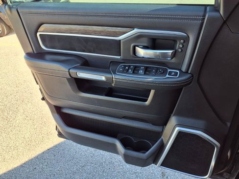 Used 2019 RAM 2500 Laramie AWD/4WD image 23